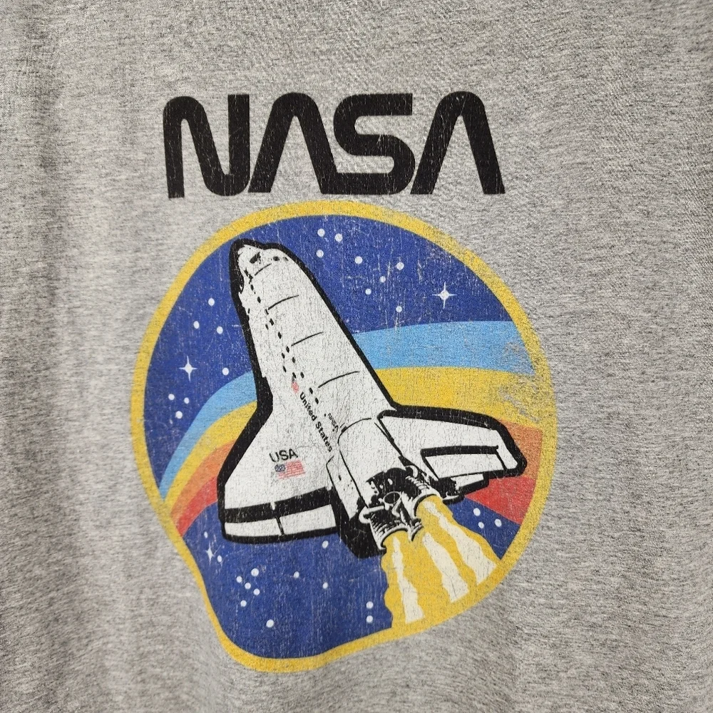 Licensed NASA Spaceship with Rainbow and Stars Gray T-Shirt Size Youth L